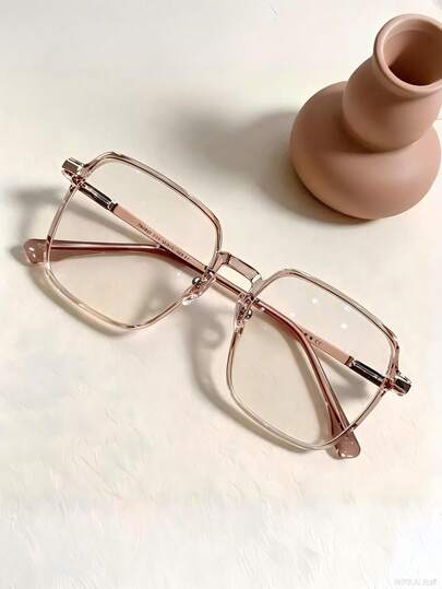 1 pieza Gafas de moda con marco de metal geométrico marrón para mujer. Diseñadas especialmente para los viajes y las vacaciones de las mujeres, son el epítome de la elegancia cuando se relajan en la playa; prácticas y elegantes durante los viajes al aire libre, protegen los ojos del sol abrasador y realzan el encanto de la usuaria frente a hermosos paisajes. Ya sea paseando o tomando fotos, pueden hacer que las mujeres se vean radiantes y son un accesorio indispensable para los viajes, las actividades al aire libre y la playa.