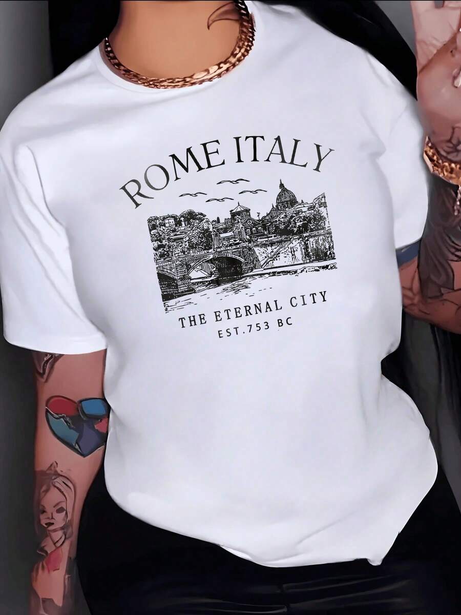 Vista urbana de Roma con puentes antiguos aves sobre el río y la silueta monumental que evoca historia y arte eterno camiseta de mujer cómoda moderna para uso diario - Blanco - Ver 1