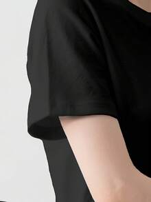 Soft [New Arrival] Women's Summer T-Shirt With Round Neck And Black Print, Cute And Fashionable, Simple, Elegant, Casual And Comfortable Style, Breathable. Suitable For Home, Outdoor Activities And Going To Work. It Is An Ideal Gift For Mother's Day Or A Stylish Blouse For Ladies. - 黑色 - 查看 3