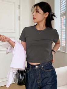 Camiseta casual de mujer de verano de unicolor, cuello redondo, manga corta, tops cortos de estilo universitario - Gris - Ver 5