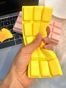 Bộ 2 món/1 món đồ chơi bóp mềm hình sô cô la thực tế, đồ chơi bóp để bàn giảm căng thẳng, đồ chơi bóp mềm để bàn giảm căng thẳng cho người lớn, hình sô cô la, chất liệu mềm dẻo như bột nhào, đồ sưu tầm sô cô la dễ thương, đồ chơi bóp mềm sô cô la, đồ chơi bóp cầm tay mới lạ thú vị, thích hợp cho các bữa tiệc người lớn, bàn làm việc và trang trí nhà cửa, quà tặng nhỏ và quà bất ngờ cho tiệc sinh nhật, quà tặng hoàn hảo, trưng bày bộ sưu tập, bộ sưu tập sở thích, đồ chơi bóp mềm hình bánh bao, quà tặng tiệc tùng để bóp. - Thanh sô cô la - Xem 11