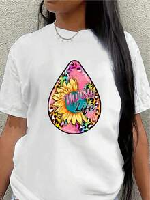 Camiseta de manga corta, ligera y duradera, con un vibrante diseño de girasol, es perfecta para salidas informales o para relajarse en casa, garantizando comodidad y estilo para el uso diario.women's shirts - Blanco - Ver 7