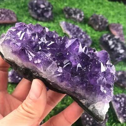 1 cụm đá thạch anh tím tự nhiên - Đá khoáng phong cách Boho, mang lại may mắn, thích hợp để trang trí nhà cửa và là món quà độc đáo cho sinh nhật, Lễ Phục sinh, Lễ Tạ ơn, Ngày Valentine, Ngày của Mẹ.