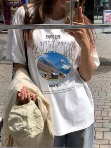 Women's Loose-Fitting T-Shirt With A Round Neck And Exquisite Print. Soft And Breathable Fabric, Comfortable To Wear, And Short Sleeves. Casual And Relaxed Fit, Versatile Style. Made From High-Quality 100% Pure Cotton (200 G). - 白色 - 查看 7