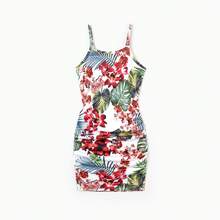 PatPat Family Matching Floral Print Outfits Tropical Print Spaghetti Strap Body-Con Dress For Mom & Daughter, Color-Blocked T-Shirts For Dad & Son Perfect For Summer Vacations & Family Photos - 紅色 - 查看 6