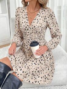 Vestido corto casual sencillo con cuello en V, manga larga, plisado y estampado de todo sobre - Caqui - Ver 3