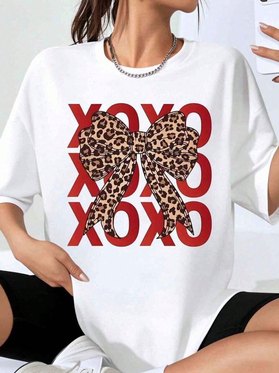 Camiseta Oversize con Estampado de Lazo de Leopardo GraphicXoxo para Mujer, Estilo Casual Holgado, Camiseta Gráfica de Moda de Verano, Estilo Streetwear - Blanco - Ver 1