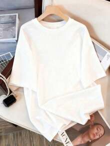 Women's Blouses. Celebrating 1982, A Limited Edition Full Of Grandeur In Vibrant Color Blocks. Women's T-Shirt, 100% Soft And Comfortable Cotton For A Casual Chic And Fun Look. - 白色的 - 查看 3
