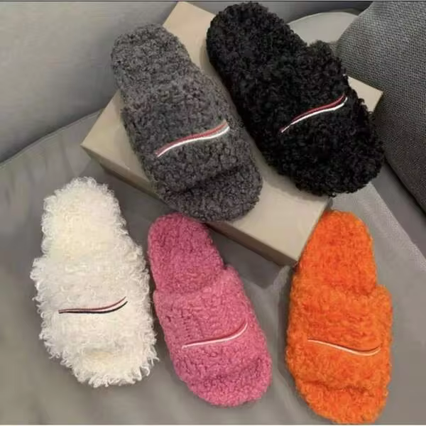 2026 Large Size Unisex Fur-Lined Warm Fluffy Fur Slides, Comfortable Footwear Shoes Case For Women & Men