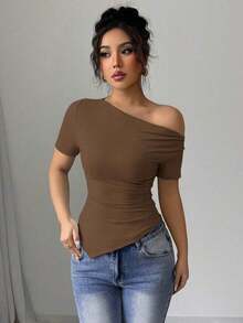 Camiseta de punto elástica de corte asimétrico con hombros oblicuos y volantes para mujer, de primavera/verano, camiseta de señora cómoda y de moda - Marrón - Ver 3