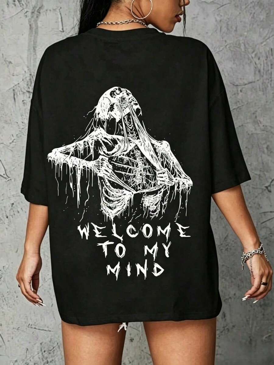 Women's Short-Sleeved T-Shirt With A Round Neck, Featuring A Graphic Skull And Text Print. This Casual Urban Style Is Suitable For Everyday Wear, Casual Outings, Weekends, And Vacations. Ideal For Spring And Summer. Domestic Shipping Available In Mexico. - 黑色 - 查看 1