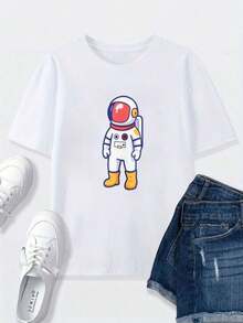 Premium Fashion T-Shirt With Cartoon White Astronaut Print (Red Helmet, White And Blue Spacesuit, Orange And Yellow Boots, Badge On Back) - Casual Crew Neck T-Shirt, Perfect For Summer, A Must-Have For Space Enthusiasts. Size S In White Is The Preferred Choice For Everyday Wear. New Women's Summer T-Shirt, Casual And Comfortable With A Crew Neck. Great Gift Idea. - 白色 - 查看 1