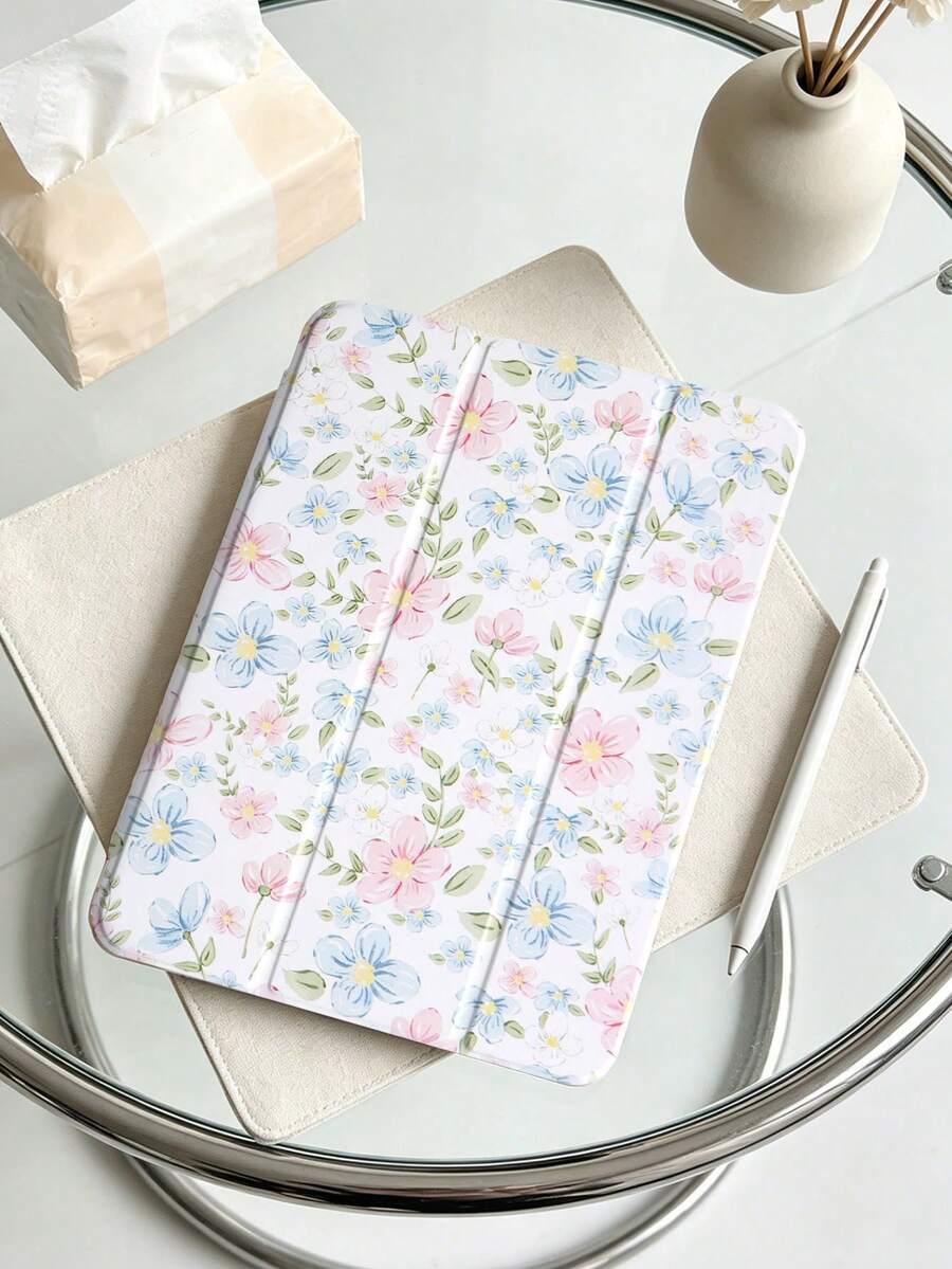 1 件装水彩粉蓝花叶图案彩绘平板电脑保护套，适用于 iPad Mini 4/Mini 5/Mini 6/Mini 7/Air/Air 2/9.7/10.2/10.5/Air 4/Air 5/10.9/Pro 11 英寸/第十代/Air 11 英寸 (M2)-2024/Pro 11 英寸 (M4)，以及 Galaxy Tab A8 10.5 英寸 2022 款。产品不含触控笔。内置触控笔插槽，三折支架，TPU 软边设计，防摔耐磨，磁吸式睡眠/唤醒功能。独特/创意/趣味/个性/浪漫的三折平板电脑保护套，带触控笔插槽。