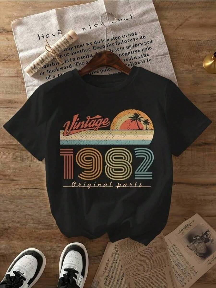100% Algodón Premium 180g : Camiseta Vintage 1982 Original Parts Estilo Y2K Diseño Único Ideal Para Amantes de la Moda Retro Perfecta Para Ocasiones Especiales Comodidad y Estilo Para el Día a Día  en México No Te Quedes Sin La Tuya. Ropa de Moda Casual Suave y Transpirable para Diario - Negro - Ver 1