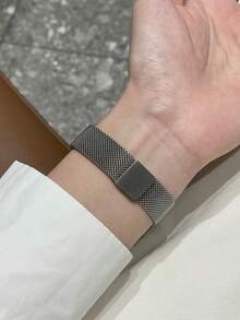 1條中性時尚三葉草米蘭式錶帶，適用於Apple Watch 44/40/41/45/42/46/38/Ultra 2 49mm，磁吸金屬錶鏈，奢華不鏽鋼錶帶，商務風格，運動錶帶適用於Apple Watch女性錶帶系列11/10/9/8/7 SE/6/5/4/3/2/1 - 銀色 - 查看 6