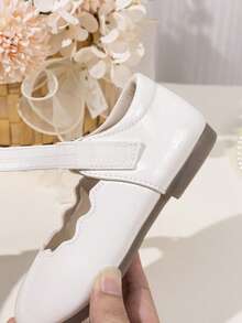 Cute Girls' Scalloped Trim Mary Jane Princess Ballet Flats, Solid Color - White - View 6