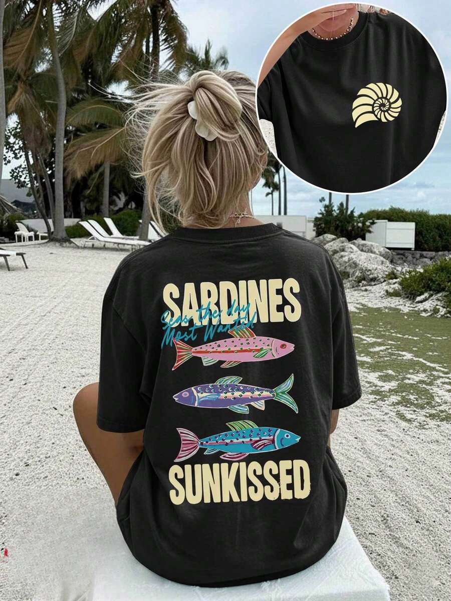 Women's Loose-Fitting Short-Sleeved T-Shirt, Retro And Vibrant Style, 100% Cotton, With A Double Print Of Sardines And Seashells In Three Colors On The Front And Back, Inspired By A Sunny Day At The Beach. Breathable T-Shirt For Summer Beach Vacations, With A Letter Print, For Adult Women, Short-Sleeved And Fashionable, Made Of Breathable Fabric, Suitable For Back-To-School Outfits, Ideal For Outdoor Wear, Perfect Gift. - 黑色 - 查看 1