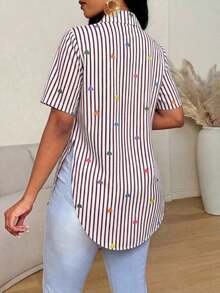 Camisa de mujer de manga corta, ajuste ceñido, con dobladillo curvo dividido, unicolor minimalista, para uso diario y casual en verano - Multicolor 8 - Ver 2
