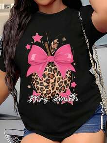 Personalized Women's T-Shirt "Mrs. Smith" With Leopard And Pineapple Print, Pink Bow And Stars, Casual Summer Top For Women, Ideal For Wedding Or Bridal Party Gift - 黑色 - 查看 1