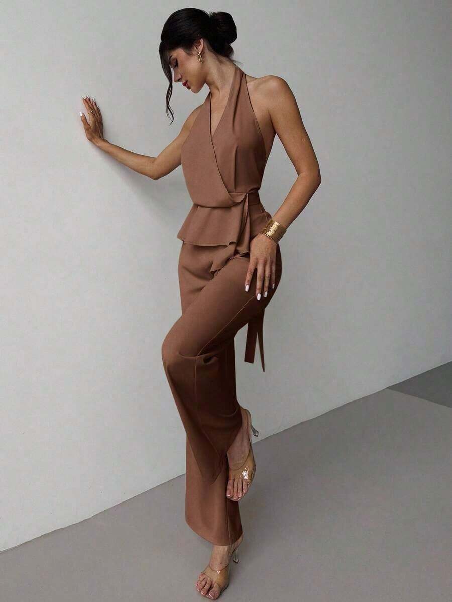 de dos piezas de top sin mangas con cuello en V asimétrico elegante y romántico, y pantalones rectos holgados de color caqui, adecuado para verano, playa, vacaciones - Marrón - Ver 1