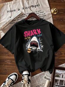 Shark T-Shirt With "Shark In The Water" Text.  Short-Sleeved T-Shirt For Spring/Summer 2026, Made In Mexico, 180 Grams. Cartoon Print, Couple Design, Suitable For Indoor Or Outdoor Wear. Crew Neck, Unisex, Ideal For The Office And Leisure. One-Pack. - BK-P631577SLNDXZGY624 - 查看 4