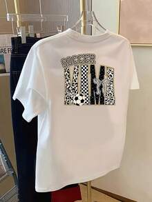 | Exquisite Design | Loose And Comfortable | Easy To Match | Double-Sided Printed T-Shirt With "Soccer Mom" Print, Round Neck, Short Sleeves, Casual Style For Women, With Soft-Touch Fabric, Classic Design For Spring And Summer, A Must-Have Fashion Item For Women. - 白色 - 查看 2