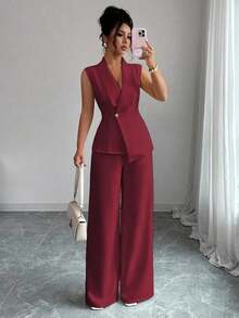 Conjunto de oficina elegante para mujer, compuesto por una chaqueta blazer sin mangas con cuello y bajo asimétrico, con hebilla metálica en la cintura, combinada con pantalones de cintura elástica.Conjunto de 2 piezas elegante para primavera/verano, atuendo formal y de clase para mujer. - Burdeos - Ver 3