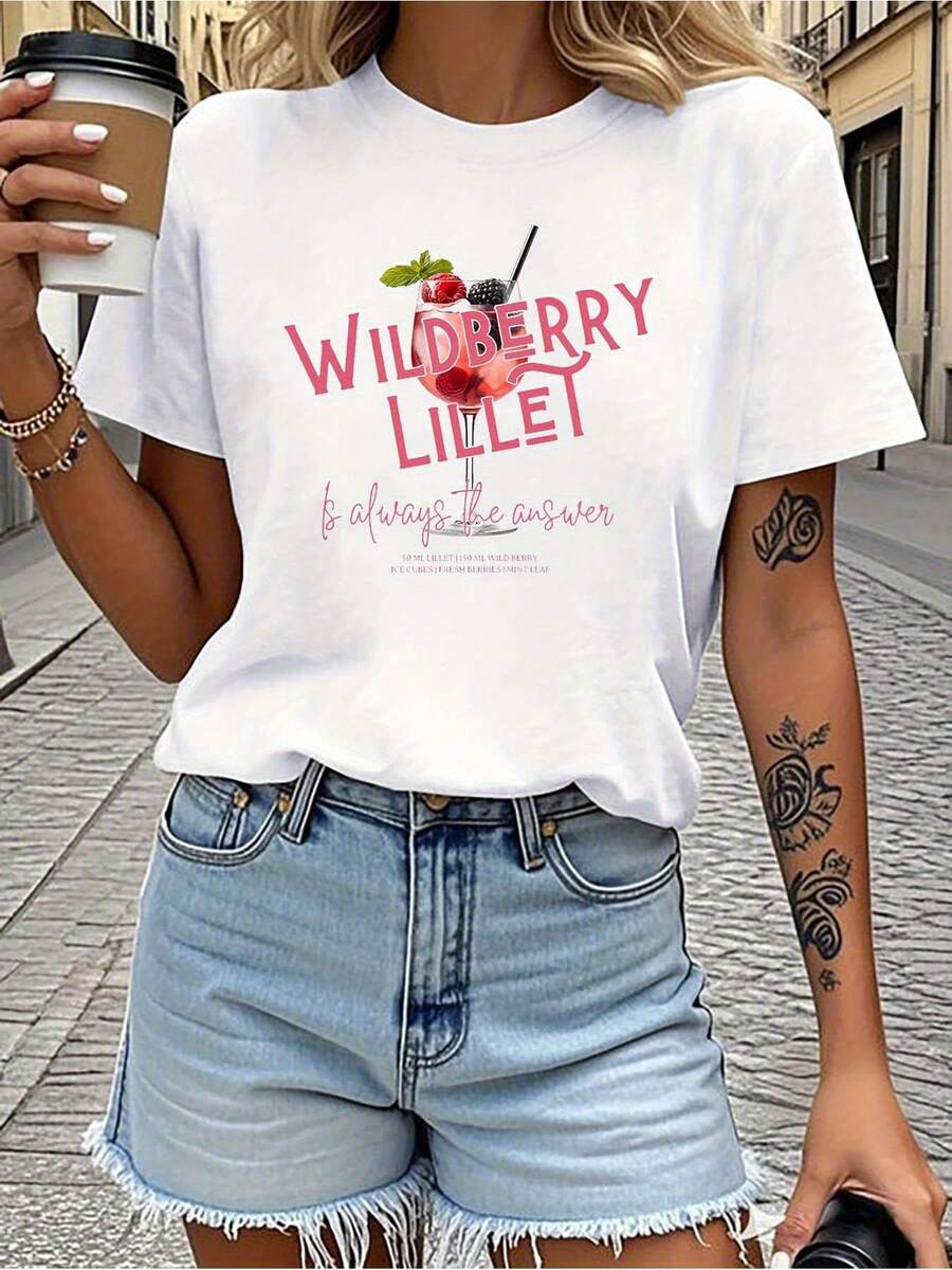 Crew Neck Top. A White Summer T-Shirt For Women With A Wild Berry And Lilac Print - A Short-Sleeved, Crew Neck Top With A Stylish Cocktail Print. Breathable And Casual, Suitable For Brunches And Everyday Outings. Machine Washable. A New Summer Fashion Item, Perfect As A Holiday Gift. Comfortable And Loose Fit. - 白色 - 查看 1