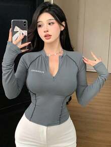 Camiseta de manga larga ajustada con cuello alto y estampado de letras, con detalle de costura, ropa de otoño, tops preprep con cuello alto para mujer - Gris - Ver 5