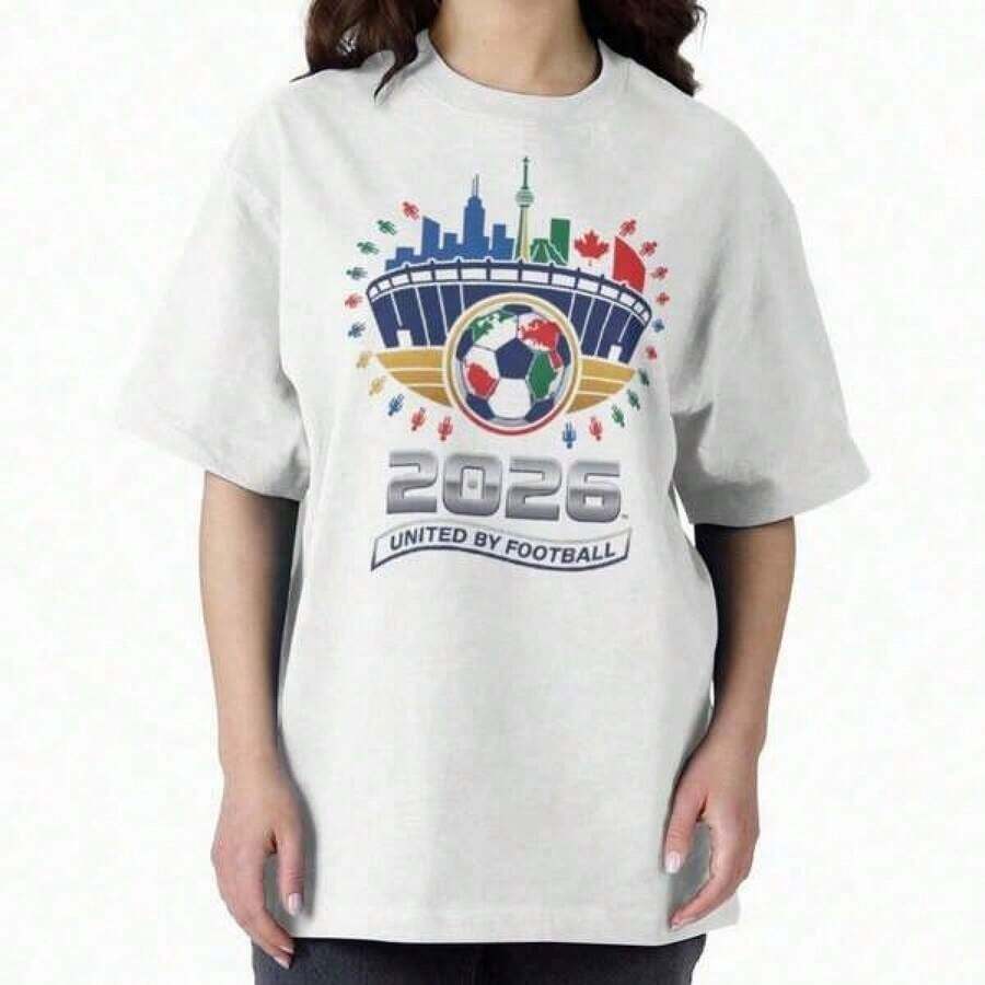 Camiseta con el logotipo de la Copa Mundial 2026 y la línea urbana, unidas por el fútbol, regalo para el Día de la Madre, camiseta de la Copa Mundial 2026, estilo para parejas WDZ6. Adecuado como regalo. playera de mujer. blusas>elegantes. boho chic,Top de mujer suave, transpirable y cómodo, ideal para primavera, verano y otoño, perfecto para vacaciones, viajes y uso diario. - Blanco - Ver 1