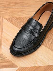 Giày lười nữ màu đen dập vân cá sấu, gót chunky, mũi tròn, kiểu dáng penny loafer, thanh lịch, phù hợp cho công sở và thường ngày. - màu đen - Xem 8