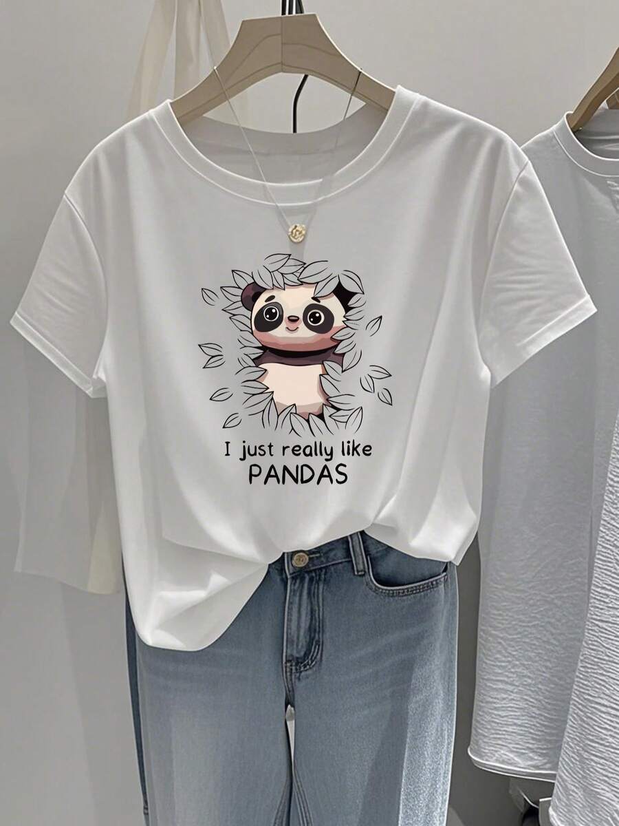 Women's T-Shirt - Regular Fit With Short Sleeves, Featuring A Cute 2D Geometric Design Of A Panda Surrounded By Green Leaves, Cheerful And Fun. Casual Short-Sleeved T-Shirt With A Round Neck, Suitable For All Seasons, Available In Various Colors And Sizes. Festive Fashion With A Retro Aesthetic, Breathable Material, And Interesting Prints. - 白色 - 查看 1
