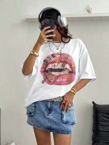 Women's Casual Loose Fit T-Shirt With "Fearless Lips" Print, Breathable And Comfortable, Short Sleeve, Round Neck, Bold Red Lips Design With Jewels, Soft Cotton, Perfect For Everyday Wear And Urban Style - 白色 2 - 查看 4