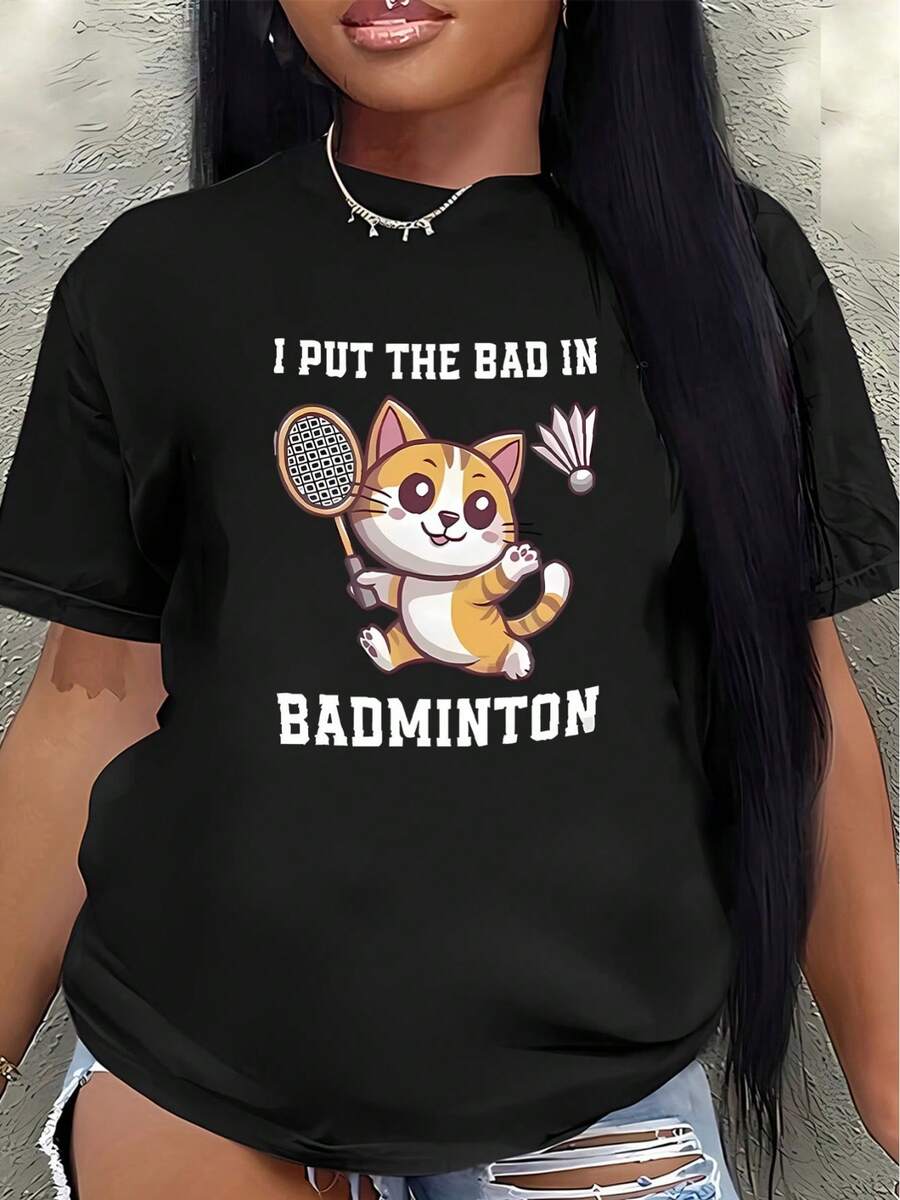 Short-Sleeved Polyester T-Shirt With A Fun Print Of A Cat Playing Badminton. Its Playful And Whimsical Style Makes It Suitable For Lounging At Home Or Sporting Events. Lightweight And Durable, It's The Perfect Choice For Badminton Enthusiasts And Those Who Love Fun Fashion. Women's Shirts - 黑色 - 查看 1