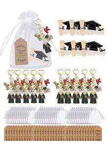 Juego de regalo de llavero para la temporada de graduación 2026, incluye tarjeta de agradecimiento y bolsa con cordón, insignia de sombrero y pergamino, llavero conmemorativo de graduación, llavero de graduación unisex, premio de juego de fiesta de graduación, pequeño regalo de fiesta de regreso a clases, decoración de mesa de fiesta de graduación, llavero de reunión de clase de graduación, pequeño regalo de clase de graduación, regalo para ella/él, regalo esencial de regreso a clases para estudiantes - Multicolor - Ver 1