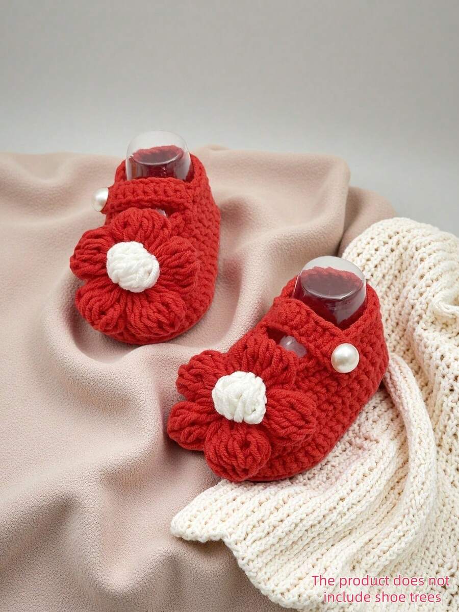 1 Pair Handmade Daisy Flower Infant Booties, Crochet Knitted Shoes, Newborn Infant Footwear - Red - View 1