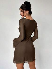 Vestido mini minimalista, elegante y sexy de lunares blanco y negro para mujer, estilo retro con cuello barco, mangas acampanadas, cintura alta y línea A, ideal para primavera/verano, Día de San Valentín - Café integral - Ver 2