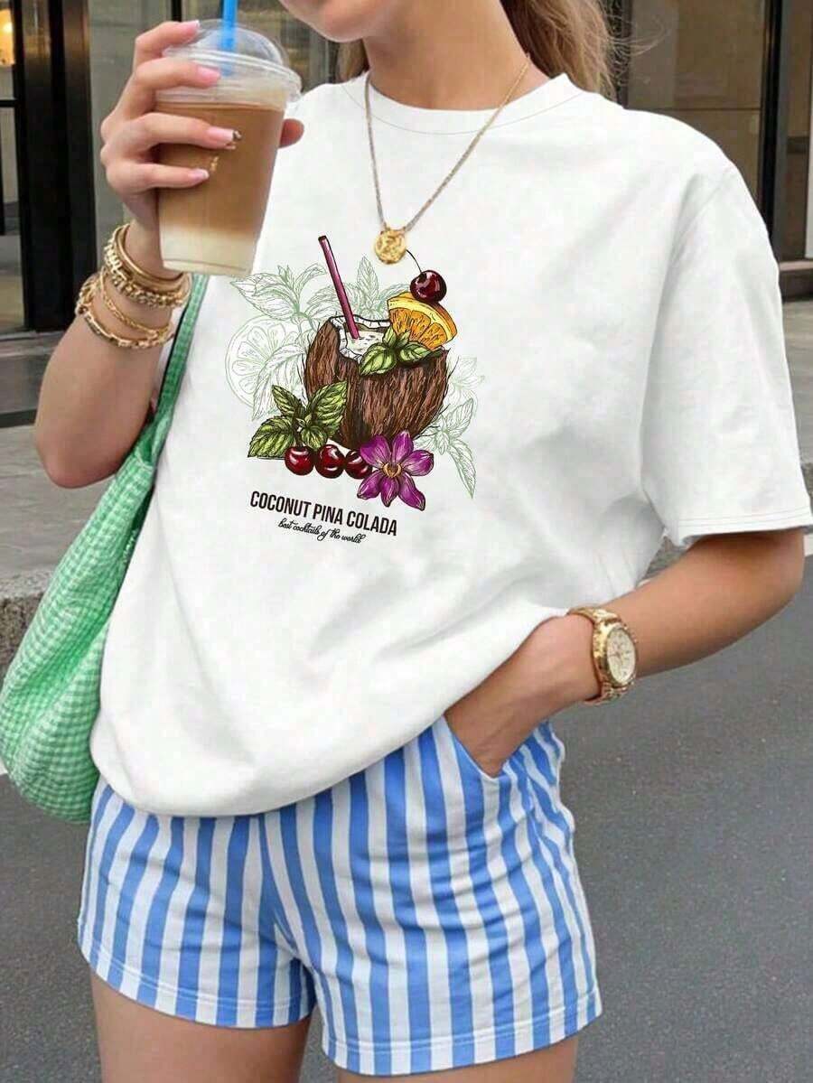 Women's Cotton T-Shirts. Coconut Piña Colada Print T-Shirt | Coconut Drink With Printed Fruit Decorations, Round Neck And Short Sleeves | Women's Top With Coconut, Cherry, And Mint Print | Casual And Versatile Fashion Item For Women. Basic Women's Blouses - 白色 - 查看 1