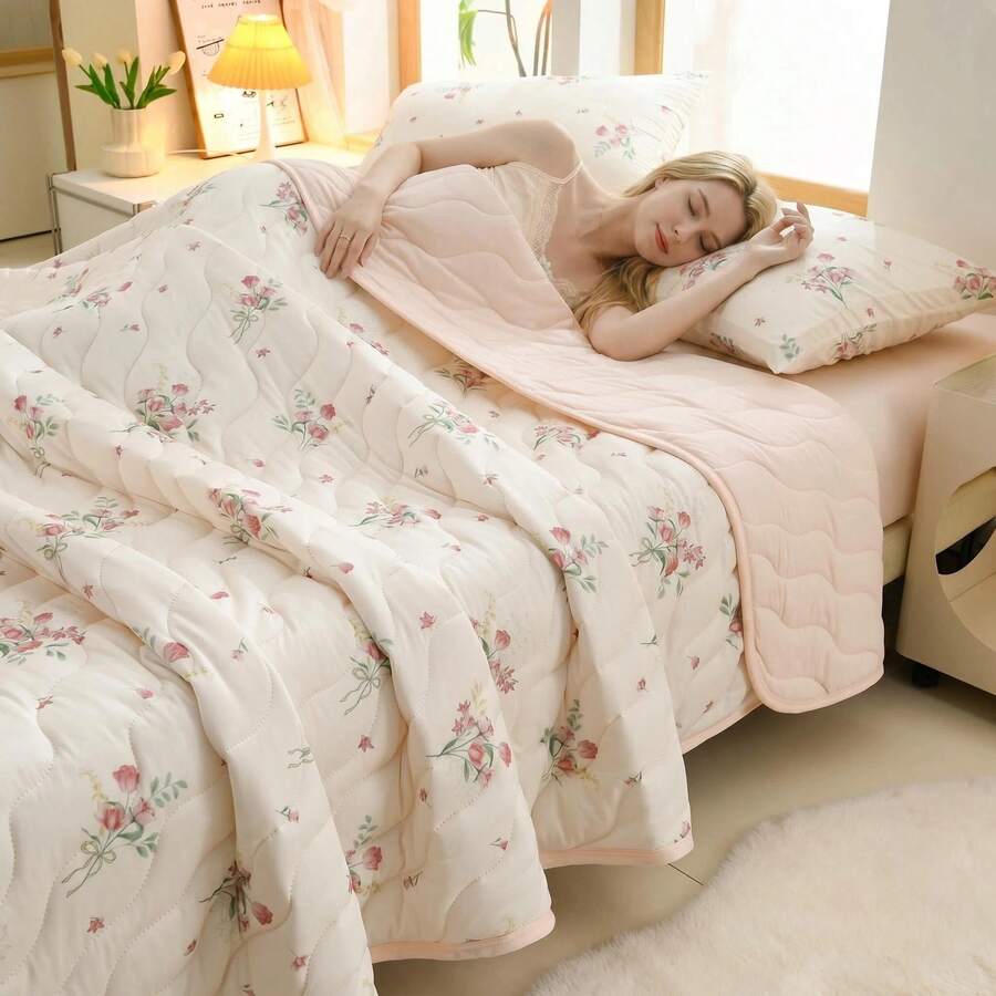 1件裝碎花花卉彈性透氣針織材質超柔軟涼感被單,輕量四季通用床上用品,現代花卉格紋圖案,100%聚酯纖維,可機洗,適用單人/雙人床、飯店、露營與居家裝飾,飯店奢華床上用品,現代絎縫設計,聲波科技壓紋 - 淡黃色 - 查看 1