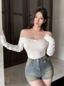 Camiseta ajustada para mujer con hombros descubiertos, con encaje y lazo de contraste, manga larga, top con hombros descubiertos - Blanco - Ver 6