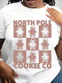 Suave, transpirable y ligera para comodidad durante todo el día. Camiseta navideña North Pole. Camiseta de corte holgado. Cuello redondo clásico con un ajuste relajado que favorece todas las formas del cuerpo y es fácil de combinar con jeans, pantalones cortos y leggings. - Negro - Ver 6