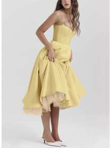 Vestido con Tirantes de Encaje Doble, Diseño Ondulado, Ajustado y Elegante - amarillo ganso - Ver 2