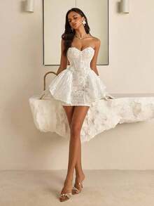Vestido elegante, noble y de estilo palaciego de encaje blanco sin tirantes, con ballenas, cintura marcada y silueta evasé, adecuado para despedida de soltera, boda, graduación, vacaciones, fiesta de novia y Día de San Valentín - Blanco - Ver 4