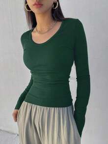 Camiseta de mujer de ajuste ceñido con cuello en U, ropa de otoño con mangas largas para mujer - Verde Oscuro - Ver 1