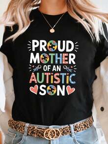 Warm Maternal Love, Mother Of An Autistic Child. "PROUD MOTHER OF AN AUTISTIC CHILD" Printed With Puzzle Pieces, Ribbons, And Hearts. Modern And Casual Women's Crew Neck T-Shirt For Spring/Summer, Ideal For Everyday Wear. - 黑色 - 查看 1