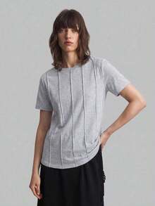 2026 Primavera/Verano Camiseta casual de mujer de manga corta con diseño de rayas de unicolor y cuello redondo, adecuada para el estilo casual urbano, la moda minimalista, el transporte urbano, la sencillez elegante, el Día del Maestro, la tela de p - Gris - Ver 4