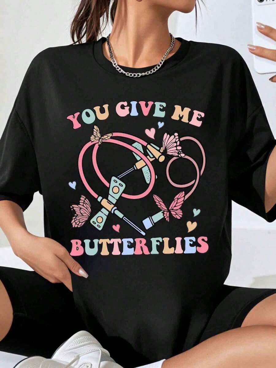"You Give Me Butterflies" Nurse T-Shirt With Stethoscope And Butterfly Design For Medical Professionals And Healthcare Workers. Perfect Gift For Nurses, Doctors, And Medical Students. Ideal For Work Or Casual Wear. - 黑色 - 查看 1