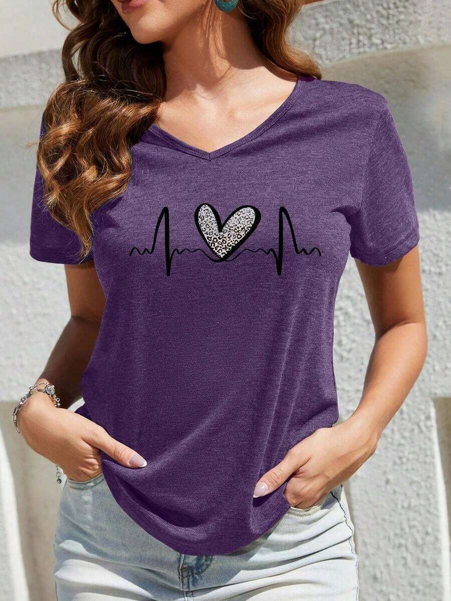 Camiseta de mujer de manga corta con cuello en V con estampado de corazón y leopardo - Morado - Ver 1