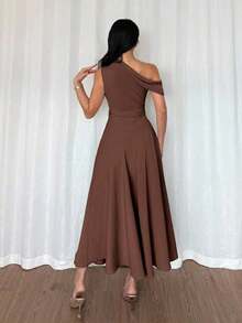 Vestido de cóctel elegante de estilo francés bohemio y chic con detalles de volantes, cuello asimétrico y silueta de línea A en color verde macaron, ideal para vacaciones, días festivos, graduación, citas - Cafetería - Ver 2