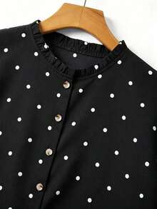 Blusa de mujer con cuello redondo, sin mangas, abotonada, con volantes y estampado de lunares vintage francés, versátil para ir al trabajo, tomar el té por la tarde o uso diario - Negro - Ver 3